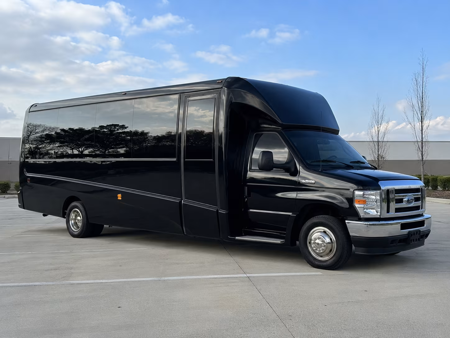 aurora airport shuttle bus rentals for private groups