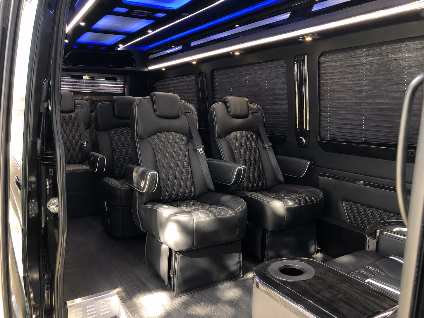 hotel shuttles for conferences and business travel